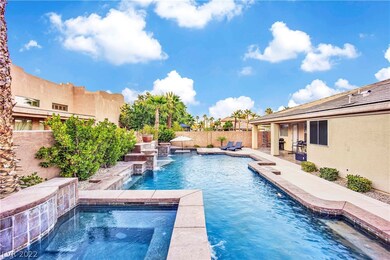 Check out this backyard!!! Big beautiful swimming