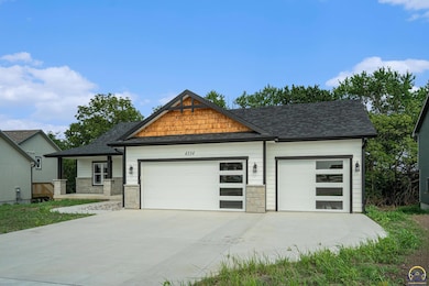 4334 SW Lakeside Dr, Topeka, KS 66610 - photo 4