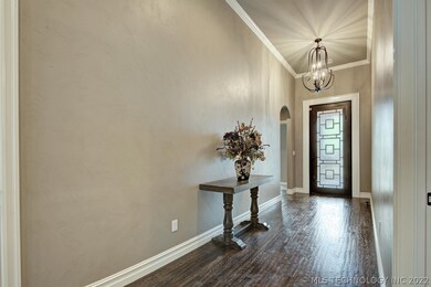 VIEW OF THE ENTRY AS YOU ENTER INTO THE HOME FROM