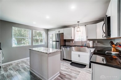 215 Lazenby St, Blanchester, OH 45107 - photo 3