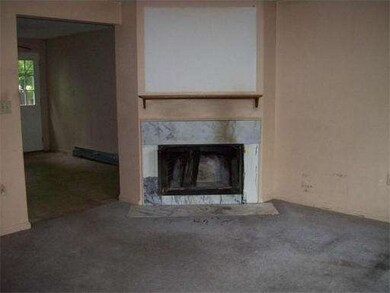 32 Arlington St unit B, Haverhill, MA 01830 - photo 4