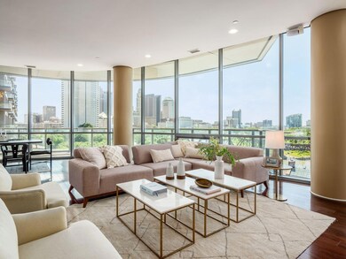 006_i 300 W Spring Street 014