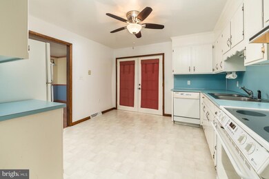 4146 Ricklyn Dr, Chambersburg, PA 17202 - photo 7