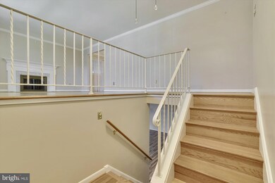 9536 Old Creek Dr, Fairfax, VA 22032 - photo 2