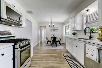 10206 Glenmawr Dr, Houston, TX 77075 - photo 4