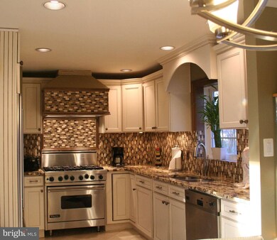 806 W Nettle Tree Rd, Sterling, VA 20164 - photo 6