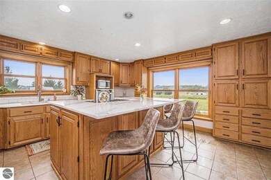 7868 E Longbranch Cir, Traverse City, MI 49684 - photo 3