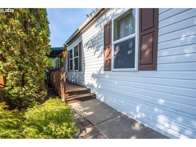 3082 Stapp Dr, Eugene, OR 97408 - photo 4