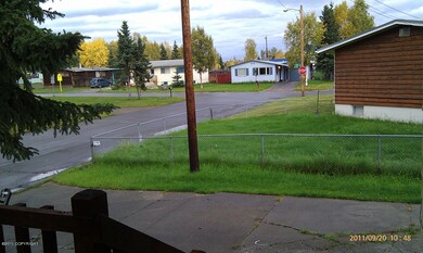 2011 Paxson Dr, Anchorage, AK 99504 - photo 3