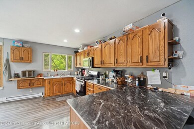 515-N-Maple-St-Ithaca-MI-48847-WindowSti