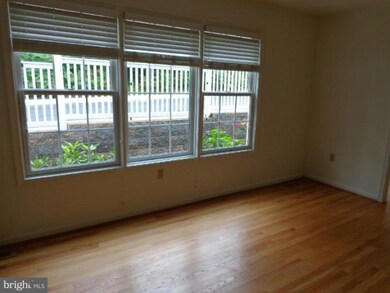 3229 Kensington Ct, Manchester, MD 21102 - photo 7