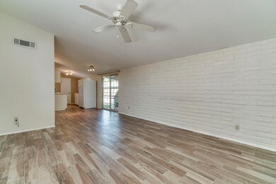 004-4203N36thStUnit24-Phoenix-AZ-85018-s