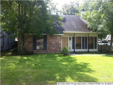 1652 Michel Delving Road: front view