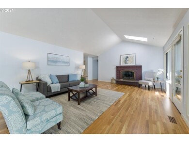 4222 Woodside Cir, Lake Oswego, OR 97035 - photo 5