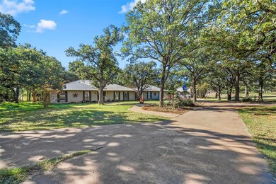 102 Shady Grove Ct, Joshua, TX 76058 - photo 5