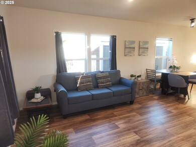 515 SE Sheridan Rd unit 6, Sheridan, OR 97378 - photo 4