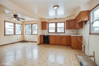 2284 Westview Dr, Des Plaines, IL 60018 - photo 6