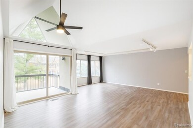 2005 Klingensmith Rd unit 67, Bloomfield Hills, MI 48302 - photo 4