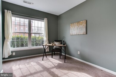 42620 Pine Forest Dr, Chantilly, VA 20152 - photo 4