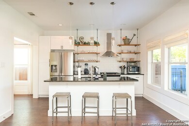 524 E Evergreen St, San Antonio, TX 78212 - photo 6