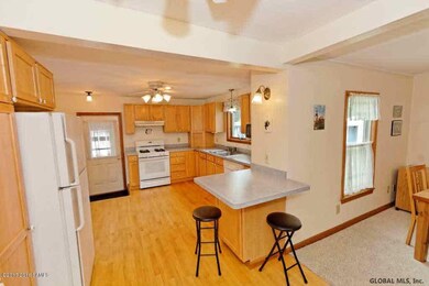 18 Lexington Ave, Glens Falls, NY 12801 - photo 7