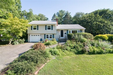 27 Winthrop Dr, Barrington, RI 02806 - photo 2