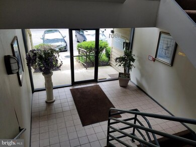 6901 Jones View Dr unit 2B, Baltimore, MD 21209 - photo 2