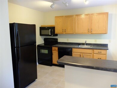 1506 Villa Terrace unit C, Charlottesville, VA 22903 - photo 5