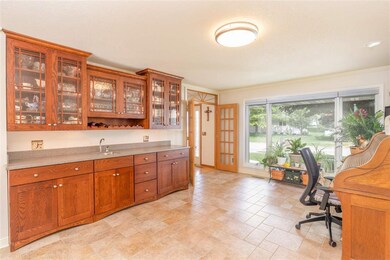1621 Partridge Ln, Waterloo, IA 50701 - photo 5