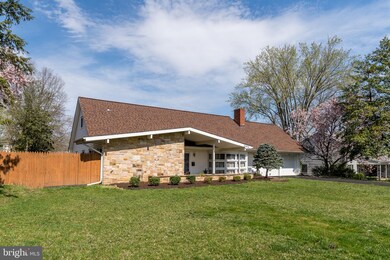 12414 Stonehaven Ln, Bowie, MD 20715 - photo 2