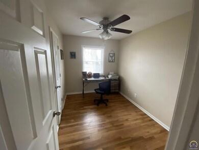5301 SW 31st St, Topeka, KS 66614 - photo 4