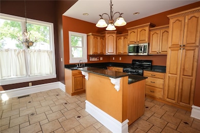 231 W Butler St, Mercer, PA 16137 - photo 6