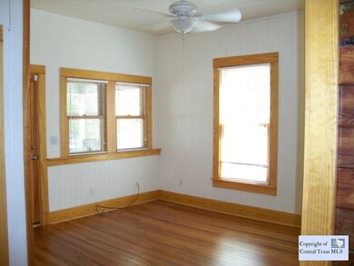 1319 W San Antonio St, San Marcos, TX 78666 - photo 3