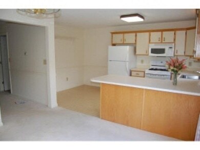 37 Glastonbury Dr unit U105, Nashua, NH 03063 - photo 7