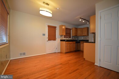 6815 Hastings Dr, Capitol Heights, MD 20743 - photo 4