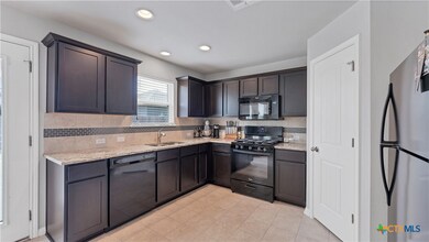 127 Friendship Oak Dr, San Marcos, TX 78666 - photo 5