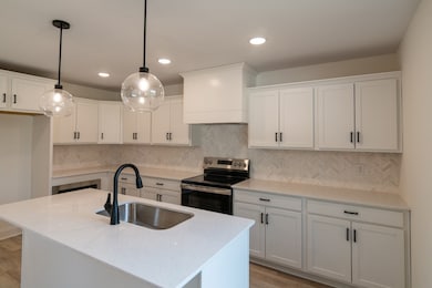 1733 Heritage Dr, Clarksville, TN 37043 - photo 5