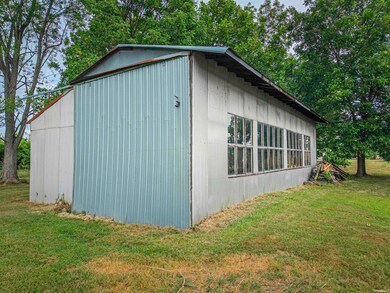 3900 N Saint Joseph Ave, Evansville, IN 47720 - photo 3