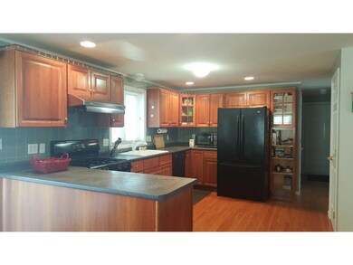 1 Sunflower Ln, Londonderry, NH 03053 - photo 2