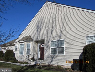 301 Jefferson Ct, Royersford, PA 19468 - photo 2