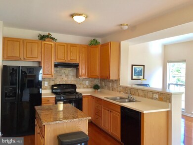 11325 Bishops Gate Ln, Laurel, MD 20723 - photo 4