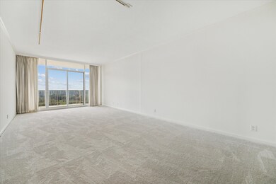Living/Dining Room- New paint and carpet have made