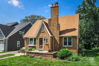 1107 N Eagle St, Naperville, IL 60563 - photo 2