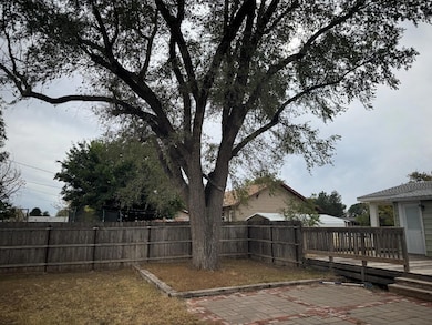 902 S Harrison St, Hugoton, KS 67951 - photo 4