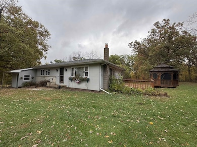 N5616 Biggs Rd, Argyle, WI 53504 - photo 2