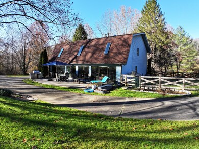 820 Sweet Lick Rd, Irvine, KY 40336 - photo 3