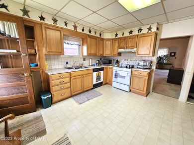Kitchen towards range sink