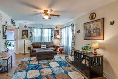 208 E 7th St, Bonham, TX 75418 - photo 7