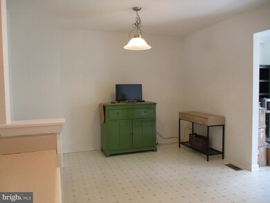 171 Maple Ave unit 8, Coatesville, PA 19320 - photo 6