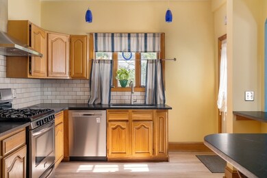 13 Berkeley St, Somerville, MA 02143 - photo 4